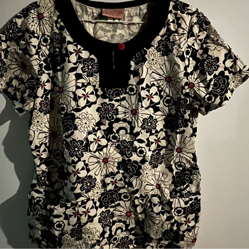 Floral Print Short Sleeve Women's Uniform Top - Black & White with Red B Accents